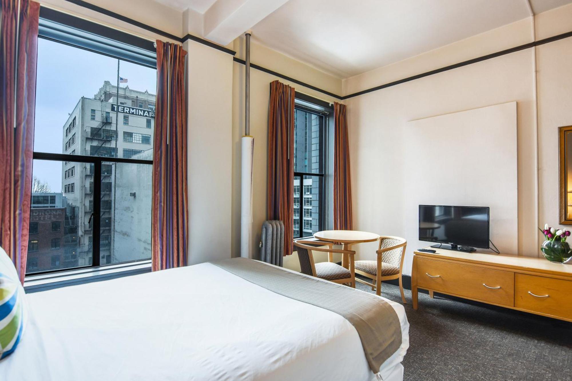 Moore Hotel Сиатъл Екстериор снимка