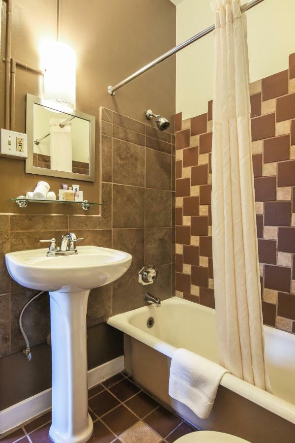 Moore Hotel Сиатъл Екстериор снимка